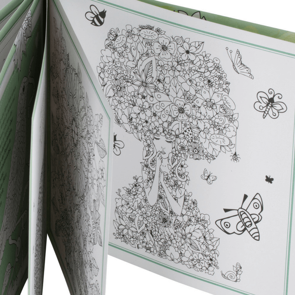 Innenseite mot Mandala-Motiv mit Schmetterlingen und Bienen vom Malbuch "The life of trees" für Erwachsene