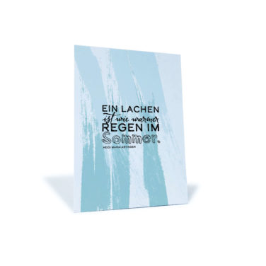 Postkarte mit grün/blauer Grafik und dem Spruch "Ein Lachen ist wie ein warmer Regen im Sommer" von Heidi Maria Artinger
