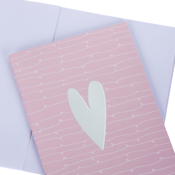 rosa Notizheft mit blanko Seiten und Silberfolien-Prägung im Herzdesign