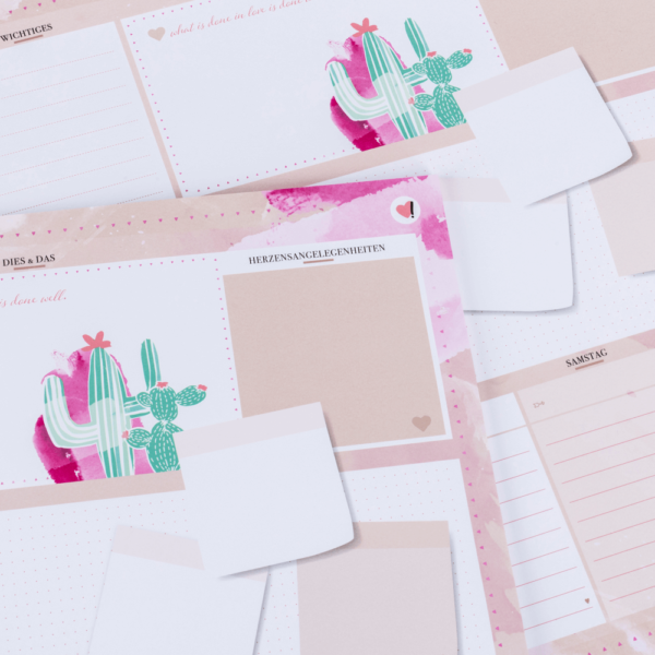 Schreibtischunterlage "Alpaka & Kaktus" in rosa mit modernem, jungen Aquarell-Design